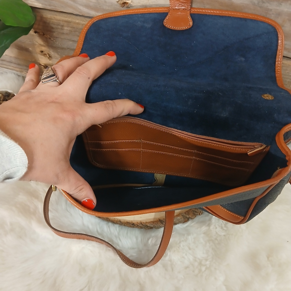 Vintage Dooney & Bourke Messenger Bag - Picture 9 of 10